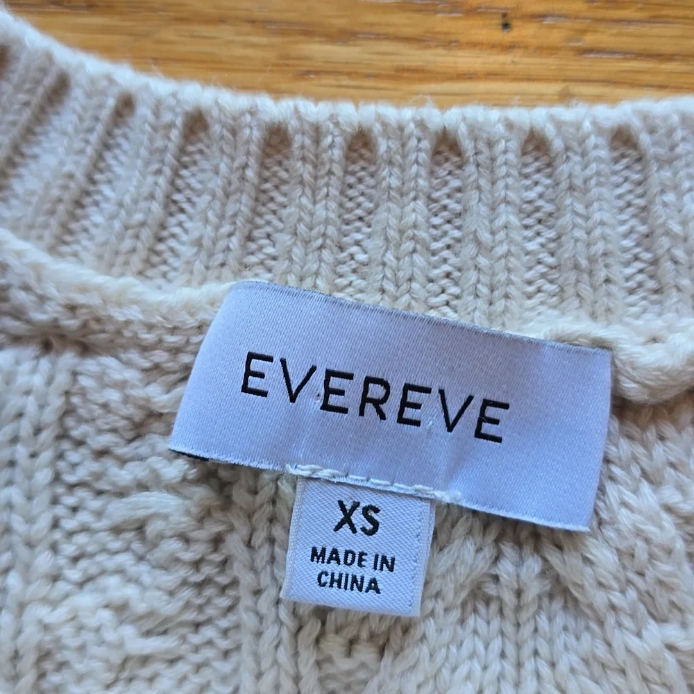 Evereve Alexis Strong Shoulder Cable Pullover Sweater, Cream, EUC, Women's XS - Picture 3 of 14